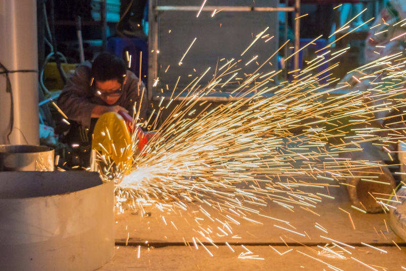 coiffure-LES ARCS-min_work-man-workshop-steel-equipment-metal-496138-pxhere.com